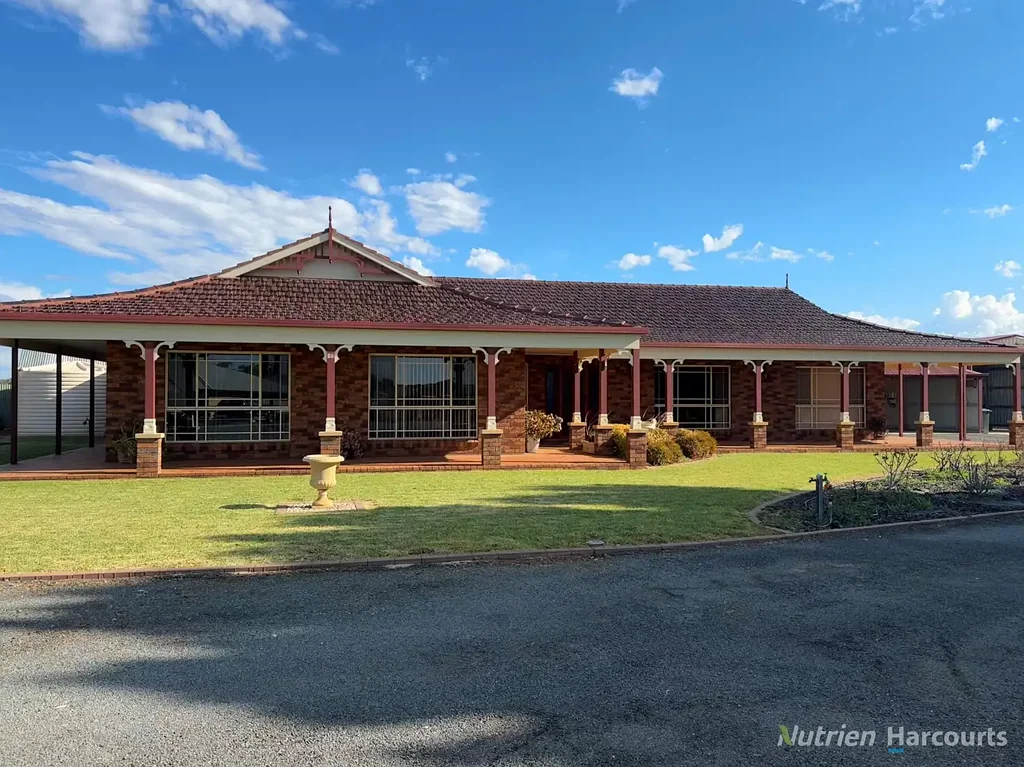 17 Echidna Street, Cobar, NSW 2835