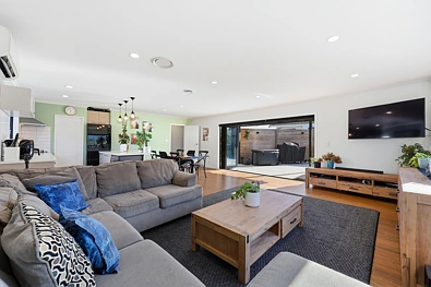 Shelly Park 5 Bedroom Vendor Has Purchased - Must Be Sold!