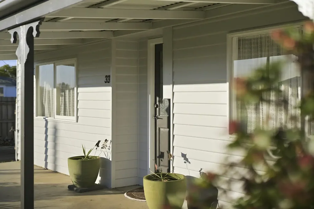 Carrick 2침실 Comfortable living, great sheds