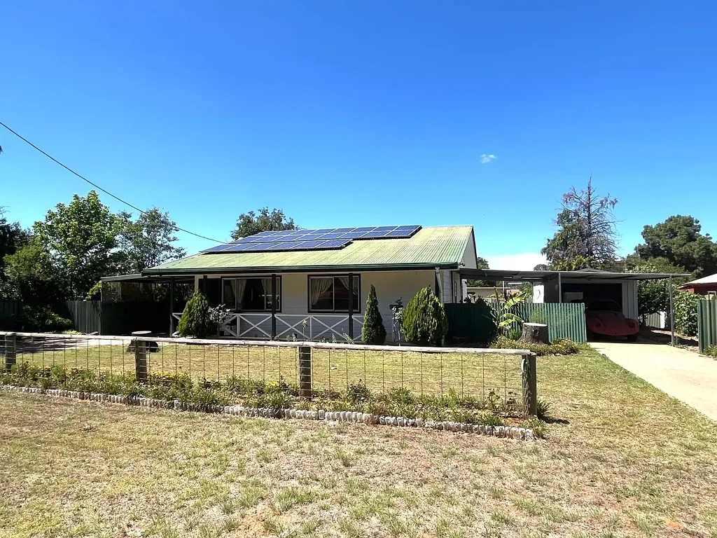 Coonabarabran 3Habitaciones Renovate ! Then Relax in the Gardens