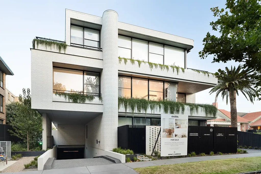 Elwood 3 Bedroom Lifestyle, Luxury, Location