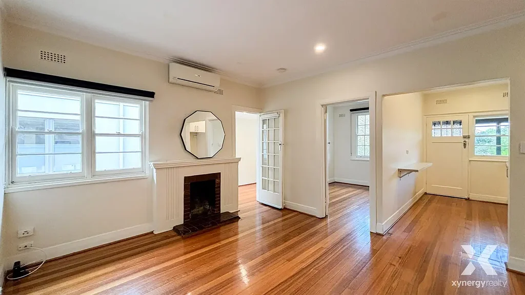 Charming 3-Bedroom Townhouse in Elwood!