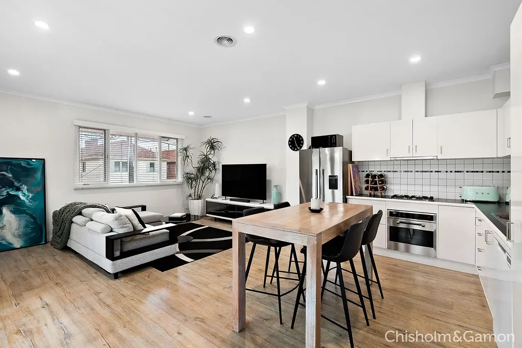Balaclava 2ਬੈੱਡਰੂਮ Sun-filled Spaces both Indoors & Out