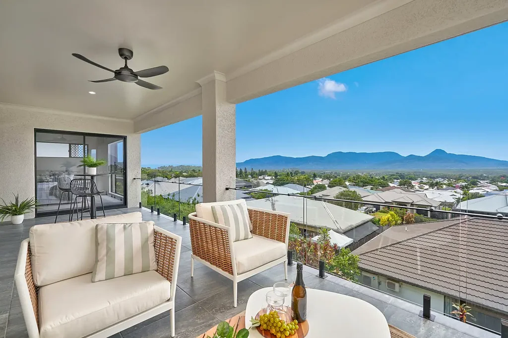Mount Sheridan 4房  BRAND-NEW FAMILY MASTERPIECE - IMPECCABLE VIEWS WITH LUXURY LIVING