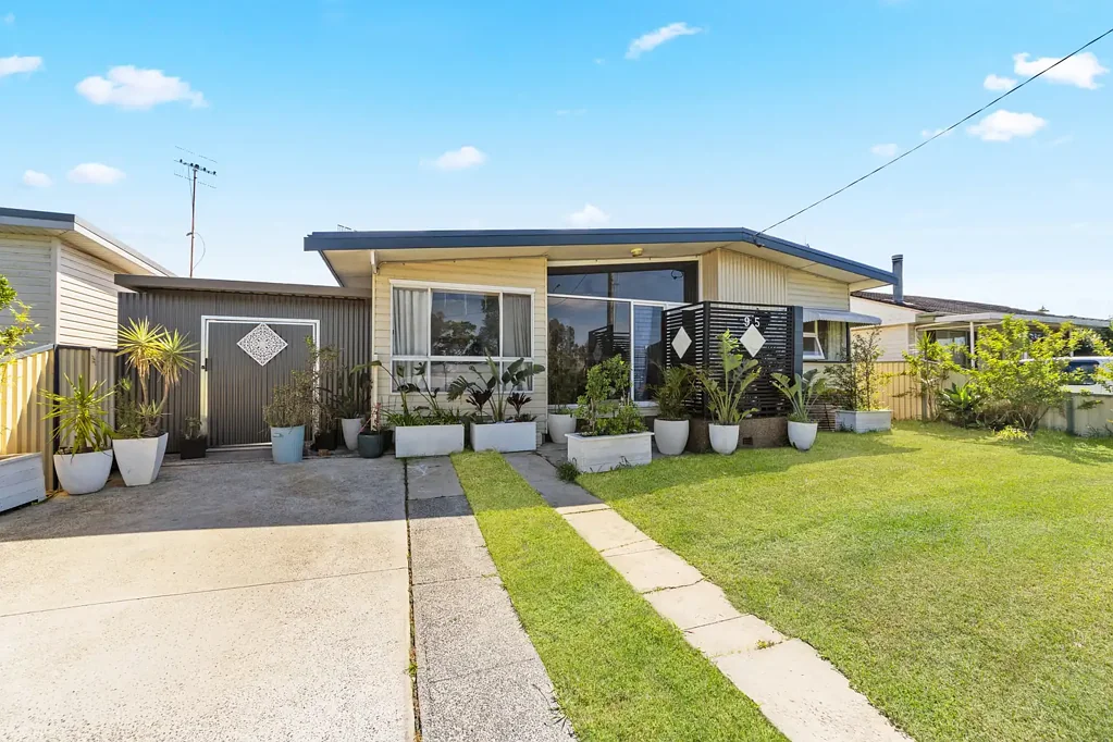 95 Wallarah Road, Gorokan, NSW 2263
