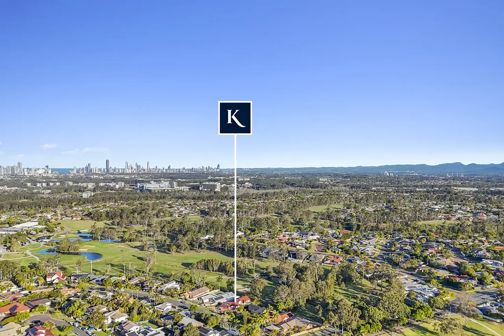 Parkwood 6房  An Elevated Expression of Golf Course Living
