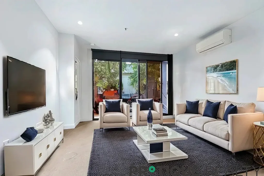 Collingwood I Furnished 2B1B with Car Space
Oxley Apartments.