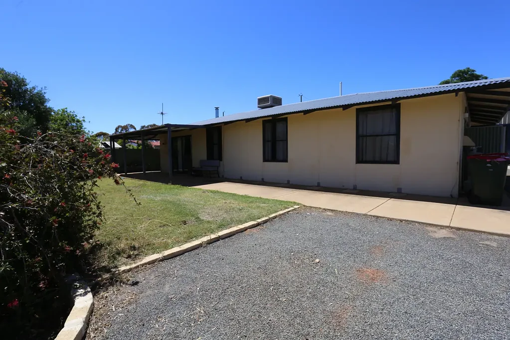 19 Hakea Street, Kambalda West, WA 6442