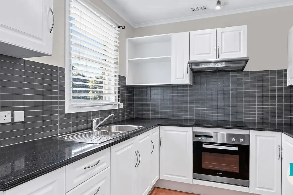 Warilla 3ਬੈੱਡਰੂਮ Stylish Renovations, Classic Charm