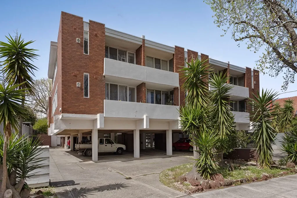 Ground Floor One-Bedroom Apartment in the Heart of Elsternwick