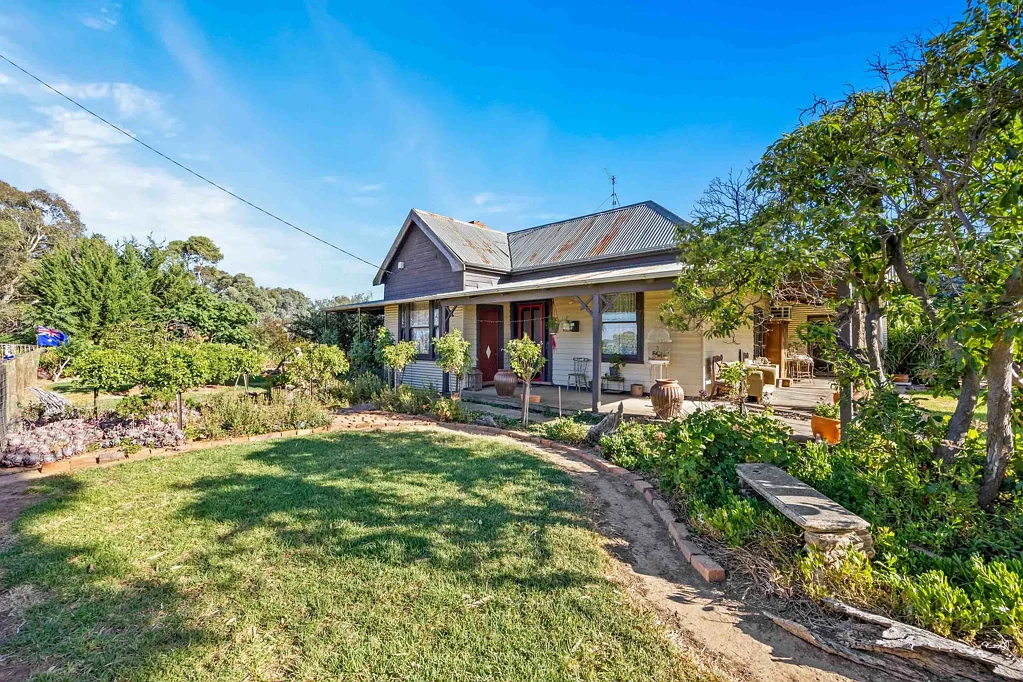 20 Bains Road, Navarre, VIC 3384