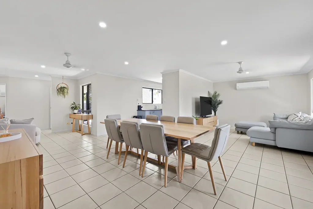 Eimeo 4房  ELEVATED EIMEO LIVING WITH SPACE, STYLE & LIFESTYLE