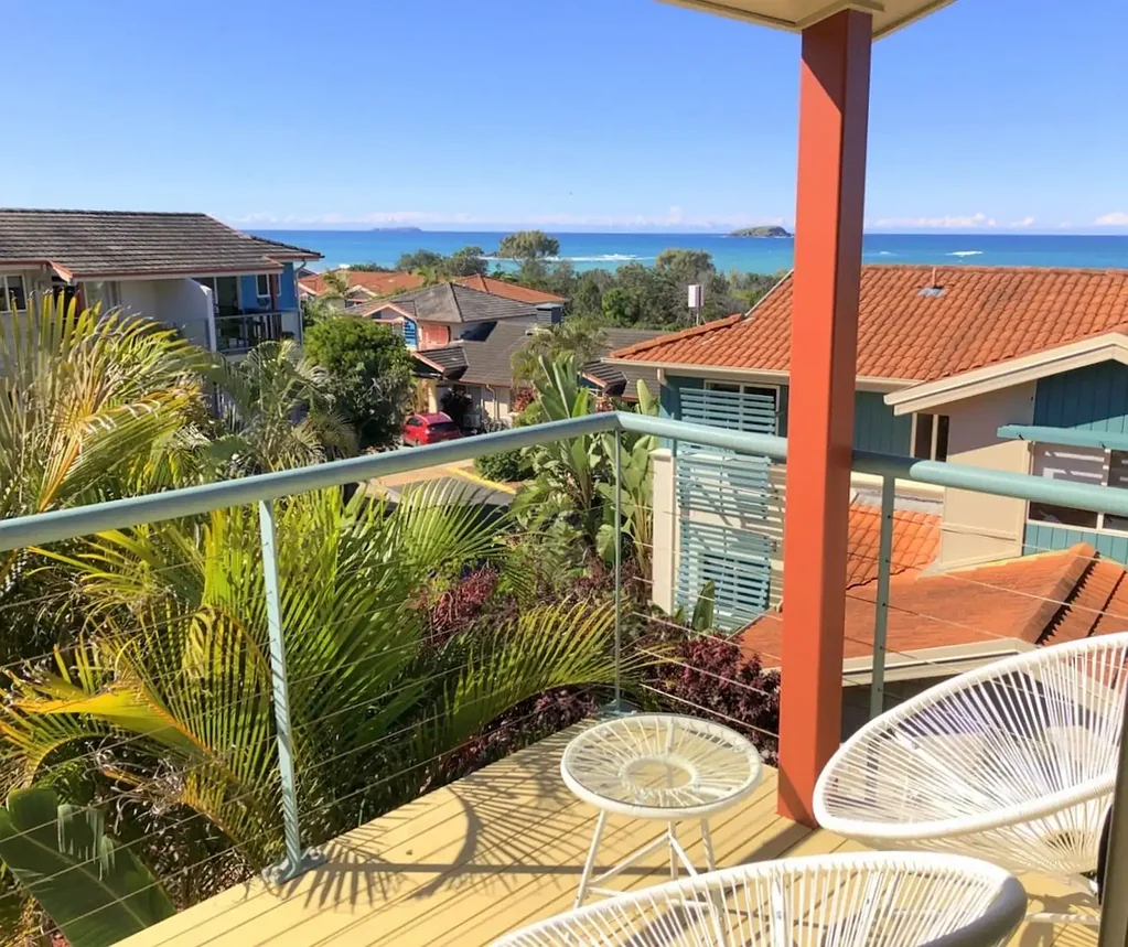 FURNISHED TWO BEDROOM TOWNHOUSE WITH OCEAN VIEWS