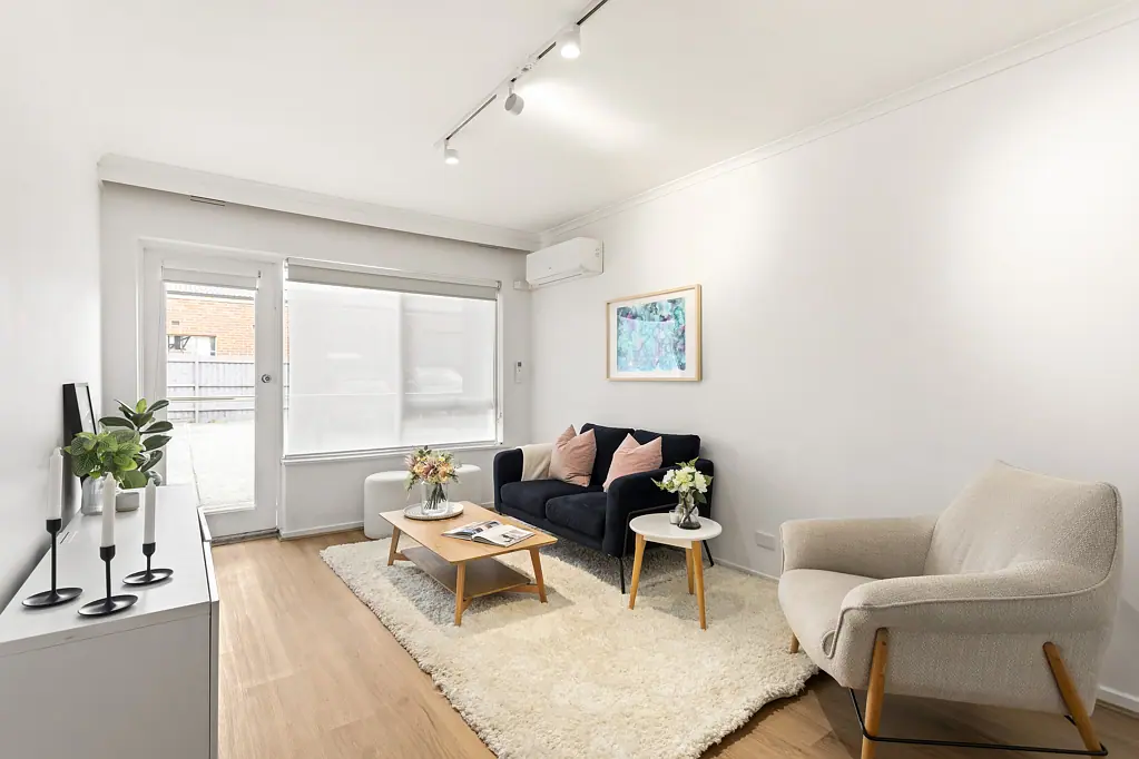 4/4 Kokaribb Road, Carnegie, VIC 3163