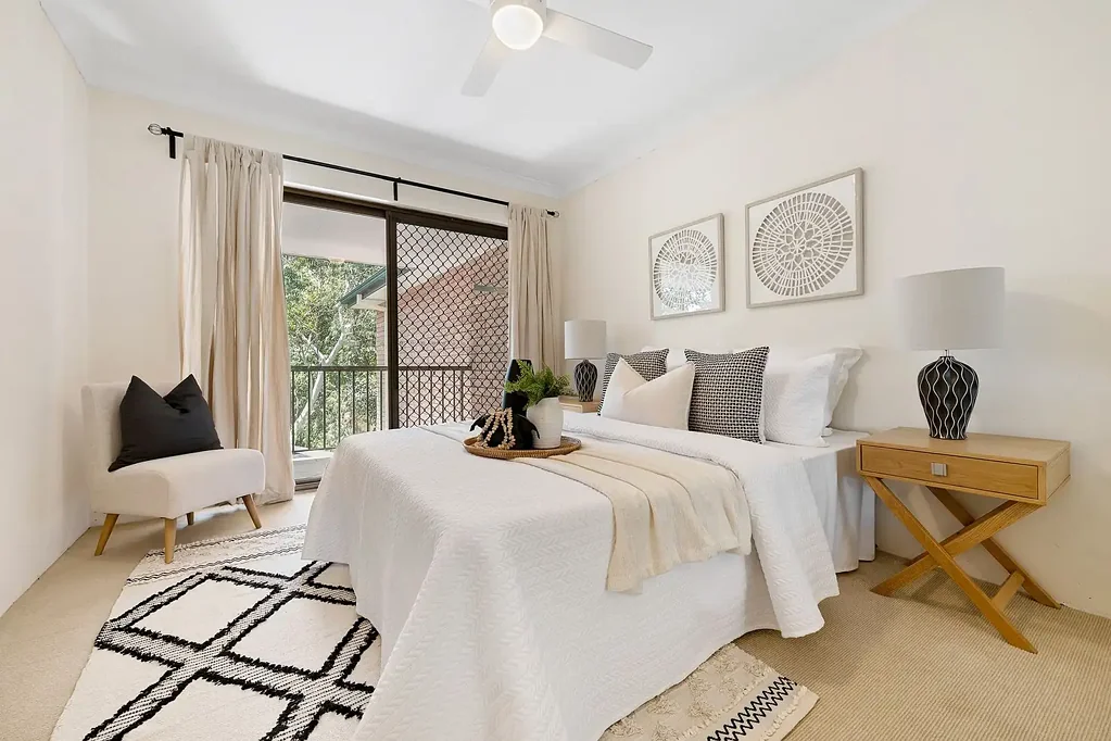 Spacious Apartment with Leafy Park Views!