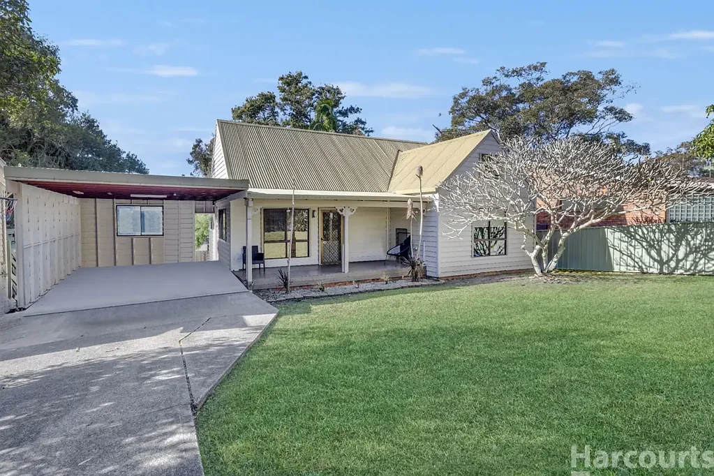 South West Rocks 3房  Charming Home With Loft Retreat And Secluded Garden