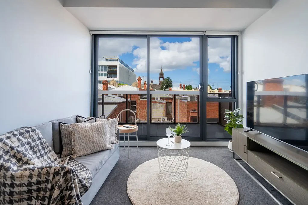 Hawthorn 2 Slaapkamer Modern Living with Balcony & Unmatched Convenience in Hawthorn