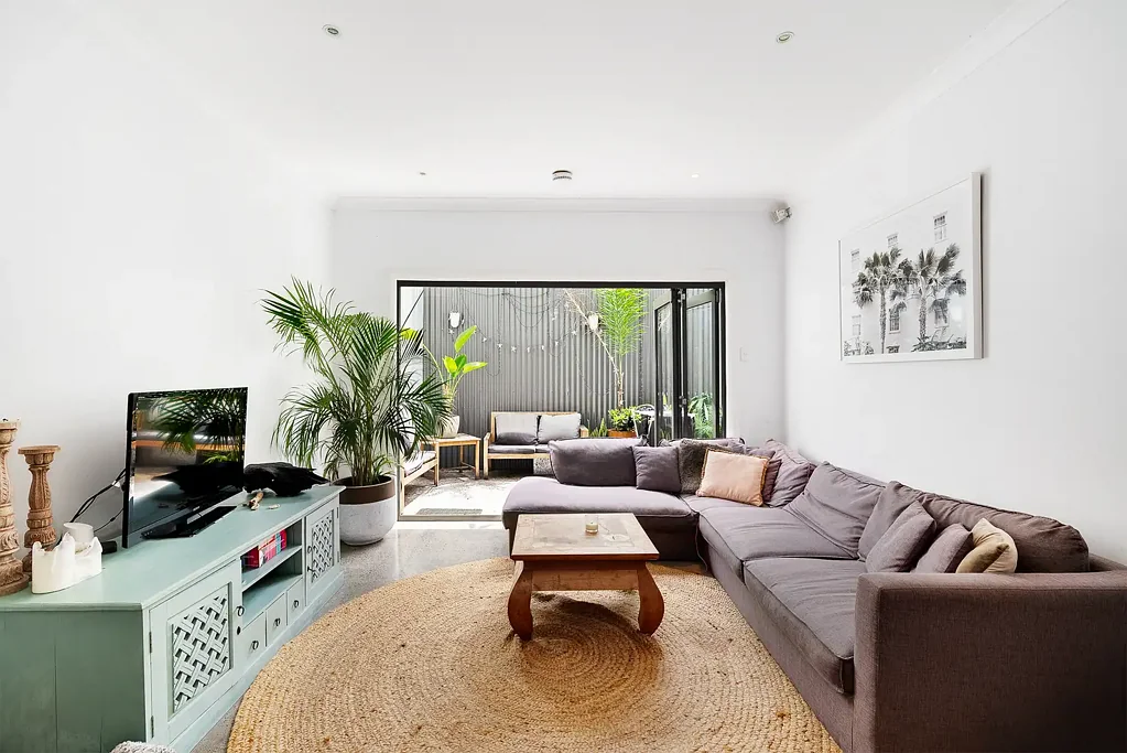 Stunning Terrace House Set Over Four Levels
