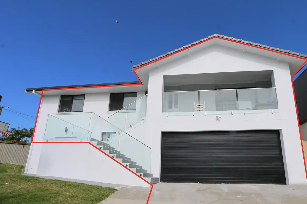 Top Floor Living- WATER, ELECTRICITY AND INTERNET INCLUDED