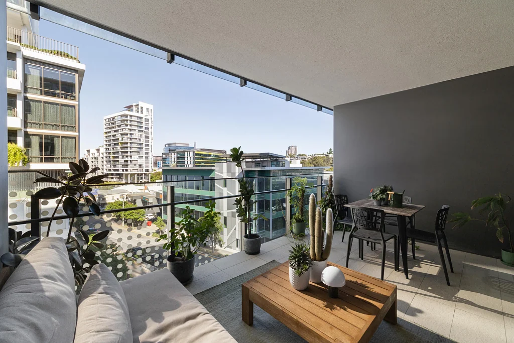 Newstead 2 Slaapkamer Elevated Inner-City Living with an Exceptional Entertainer's Balcony