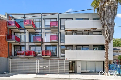 Prahran 1房 稳定租金收益 租约至2027年 学生专属住宿 电梯安全通道 优越Prahran位置 低维护投资 Contemporary student apartment | Fully Leased @ $16,680/annum