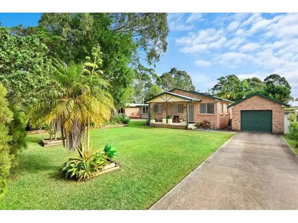 Spacious Home on Large Block in Quiet Location