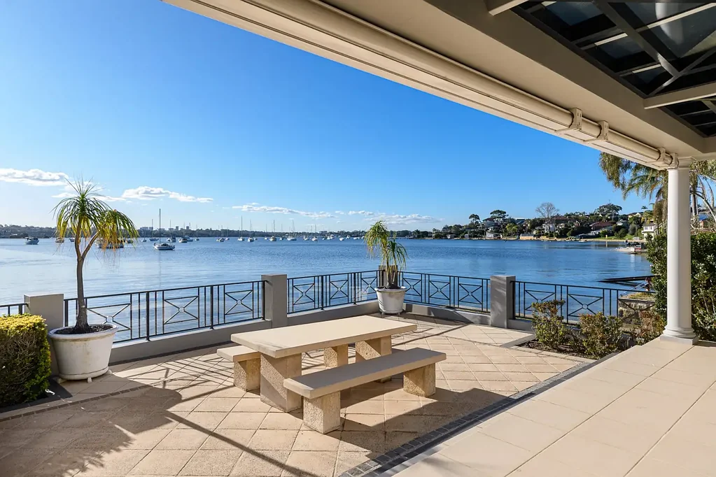 Taren Point 3 Bedroom Offers luxury low maintenance living and a privileged waterfront lifestyle