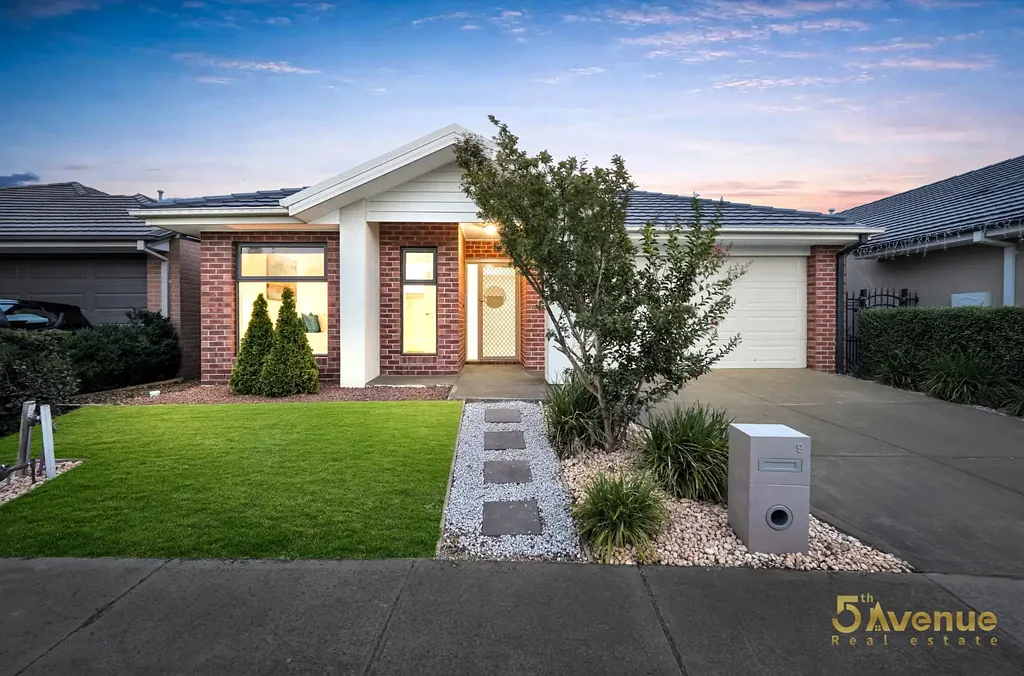 9 Sugarloaf Grove, Werribee, VIC 3030