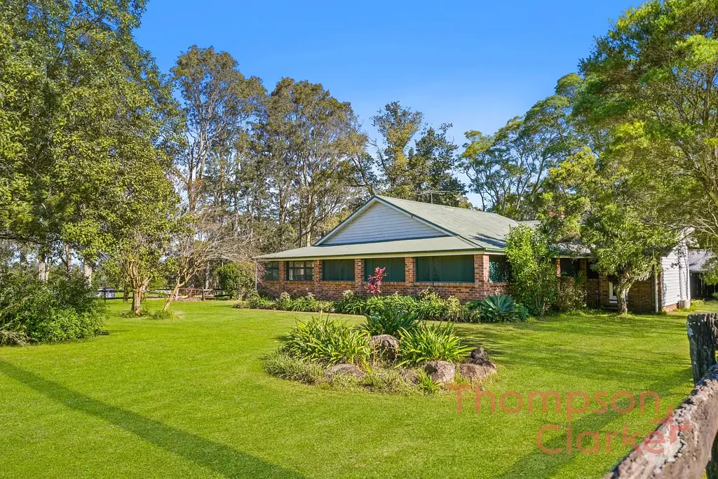 Amazing rural lifestyle without the acres of maintenance!
