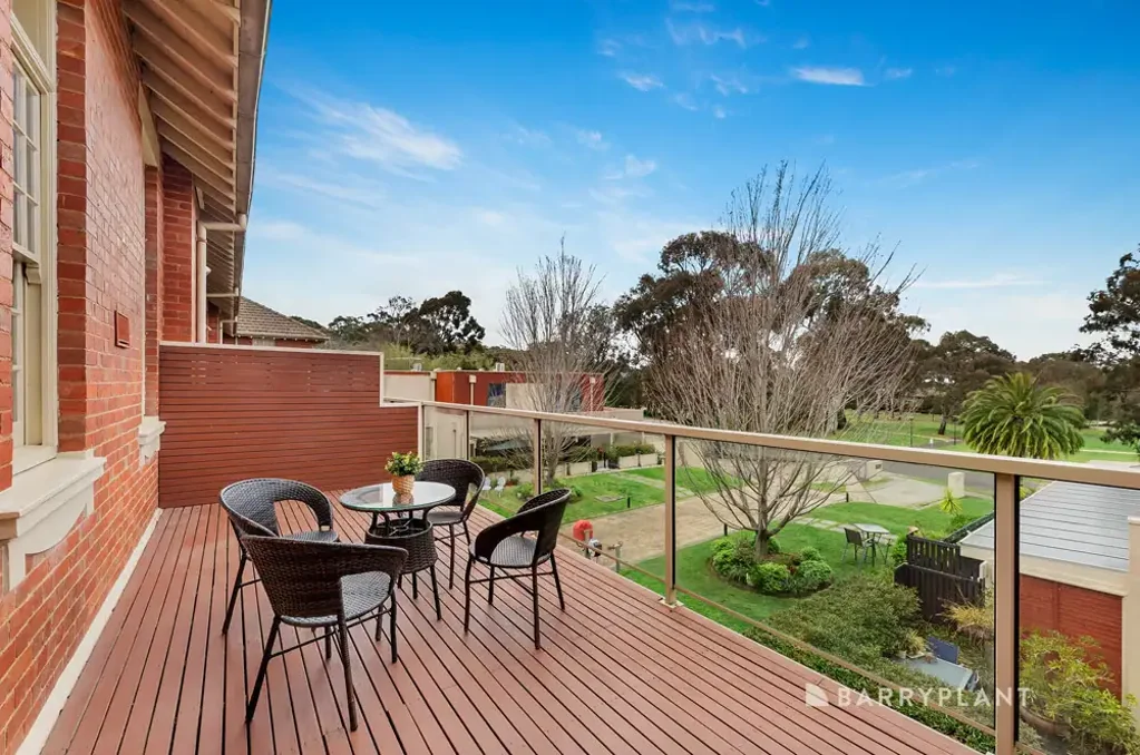 Macleod 1ห้องนอน Elegant Parkside Living in Prestigious Springthorpe Estate