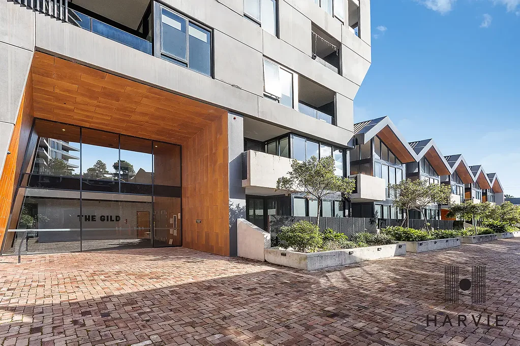 Liverpool 1 Bedroom Stylish North-Facing Apartment with Study & Resort-Style Living