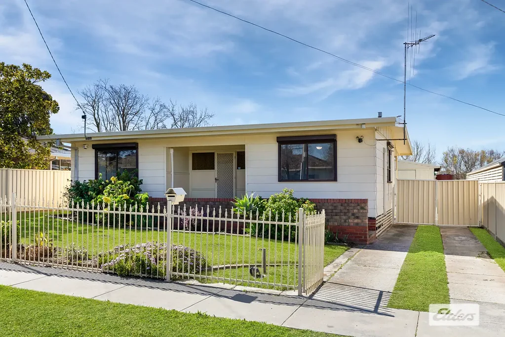 17 Hunter Avenue, California Gully, VIC 3556