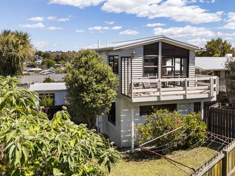 Saint Heliers 1房  Spacious, sunny, and full of potential