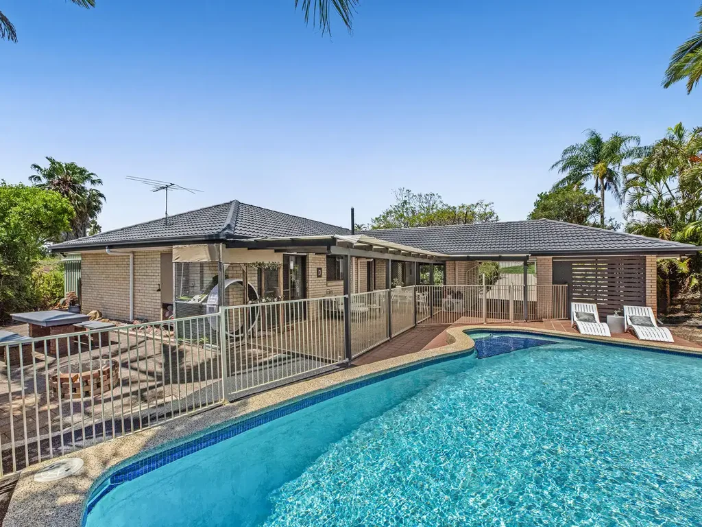 Jindalee 4chambre Flood Free Family Home with Modern Comfort, Expansive Outdoor Living and a Stunning Pool Retreat