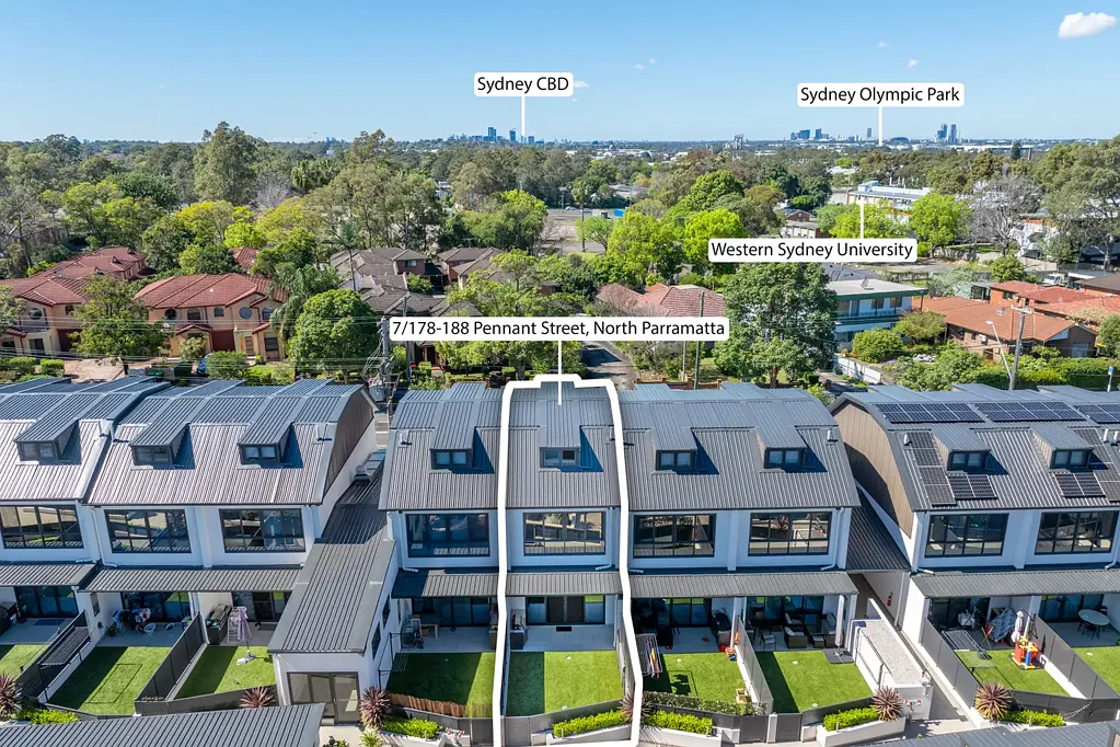 North Parramatta 4침실 Near New Masterpiece Contemporary living" IN THE HEART OF PARRAMATTA |
All Offers Must Be Submitted