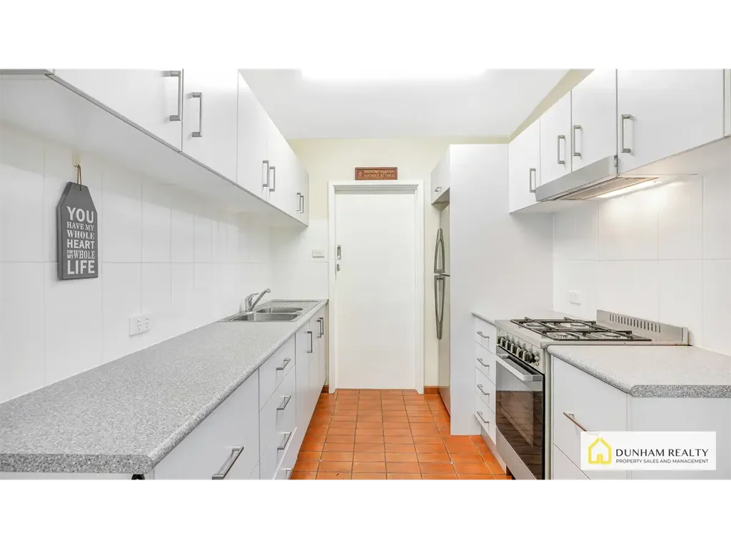 Manunda 2Phòng ngủ Inner City Home