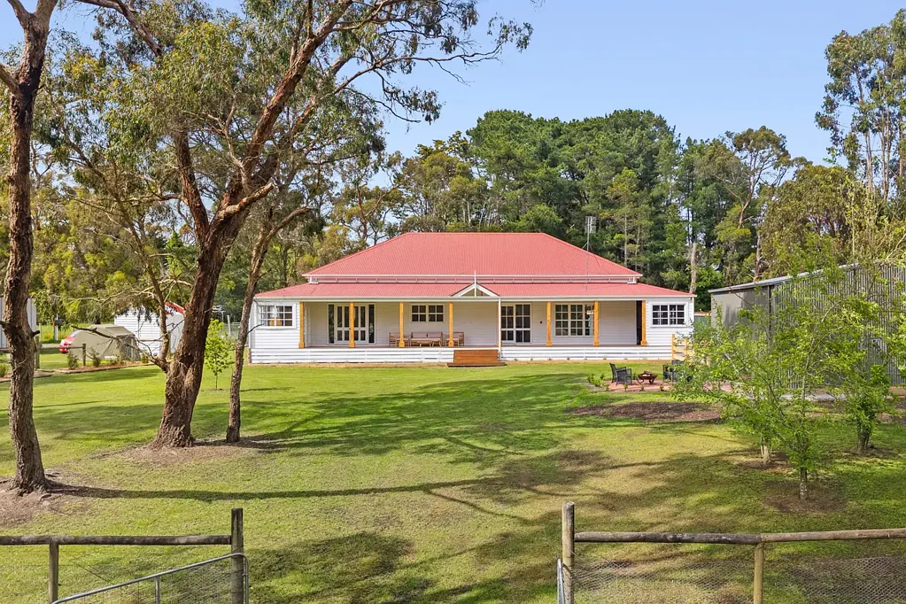 28 Bowen Street, Woodend, VIC 3442