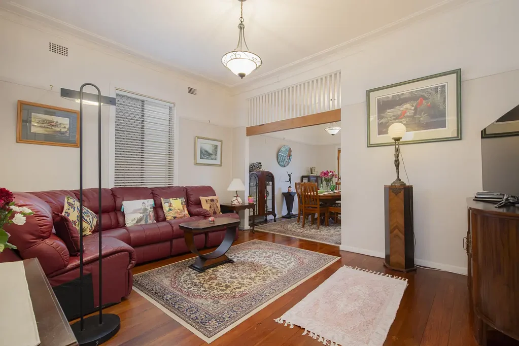 Maryville 3બેડરૂમ Period Charm & Exciting Potential