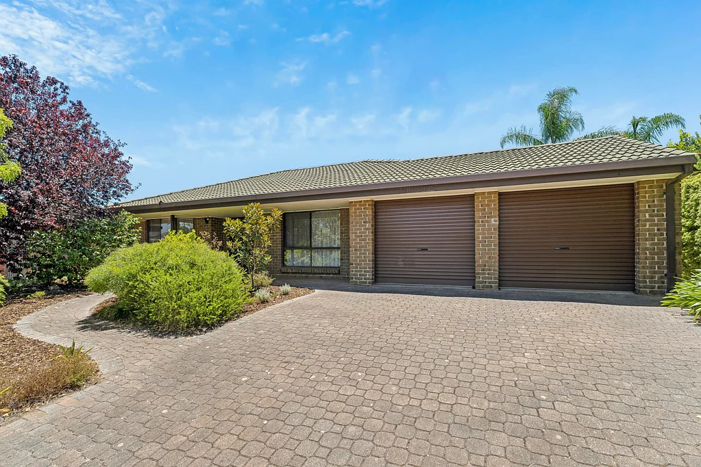 11 Angela Close, Flagstaff Hill, SA 5159