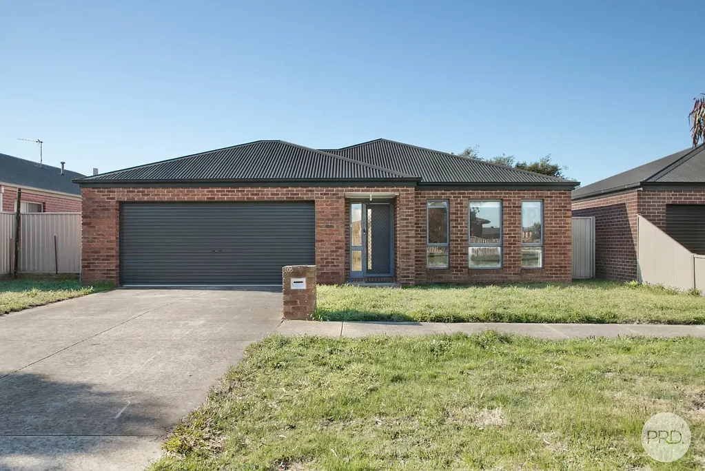 LARGE HOME ON LARGE BLOCK
