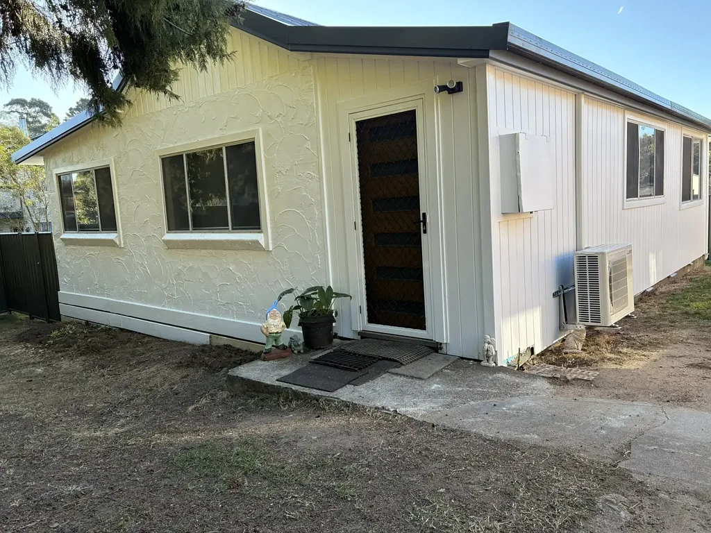 FRESHLY RENOVATED 2-BEDROOM HOME IN BEGA