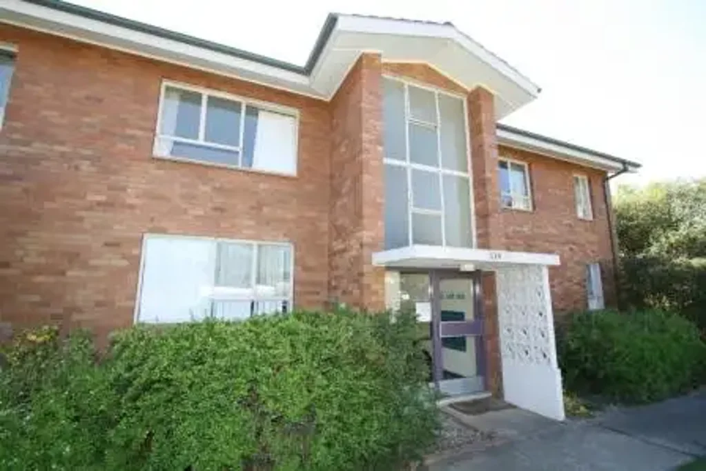 One Bedroom unit set in small block of only 4 - Reverse Cycle Airconditioning