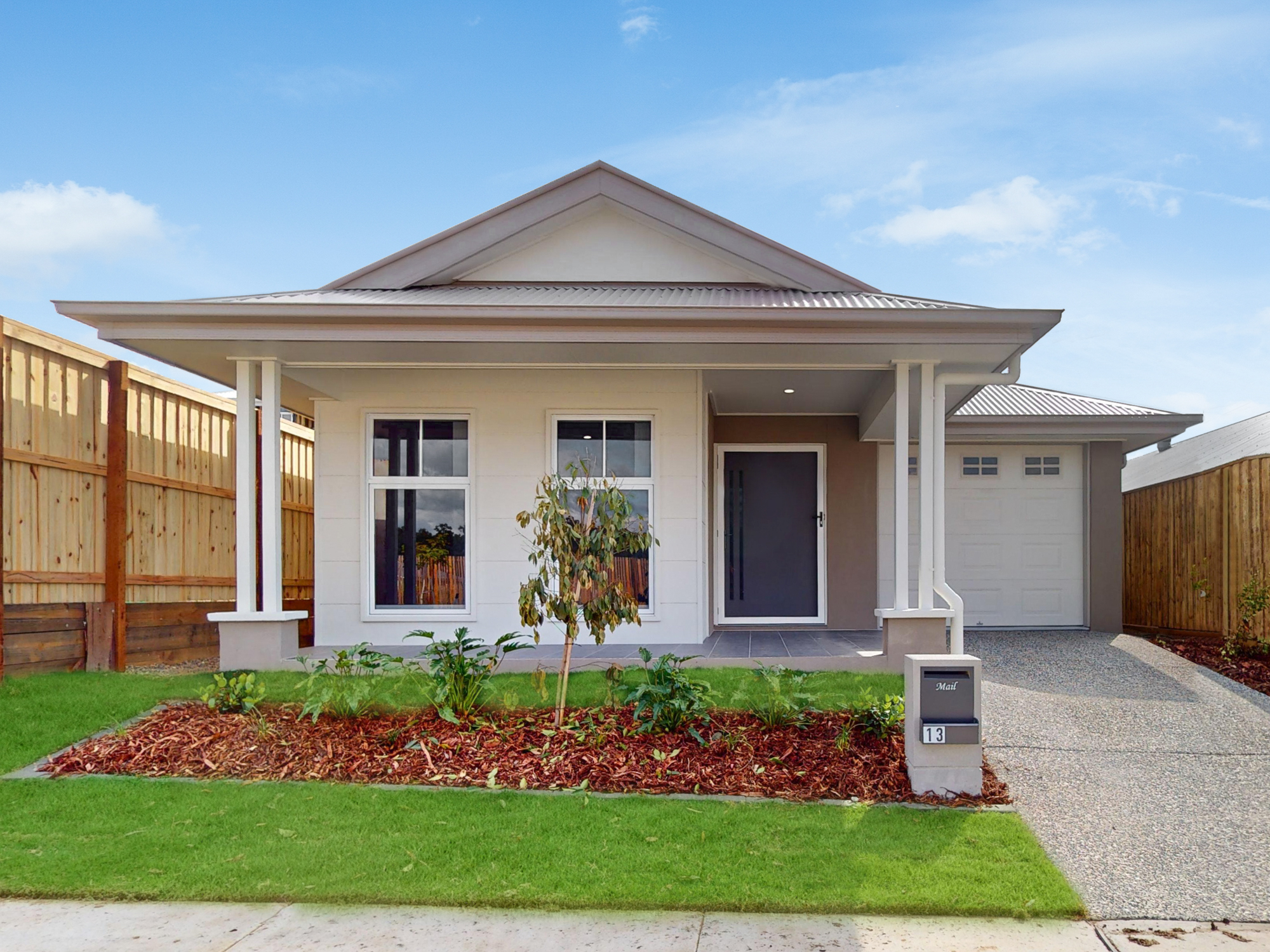 13 THORPE ST, WHITE ROCK QLD 4306, 0 habitaciones, 0 baños, House