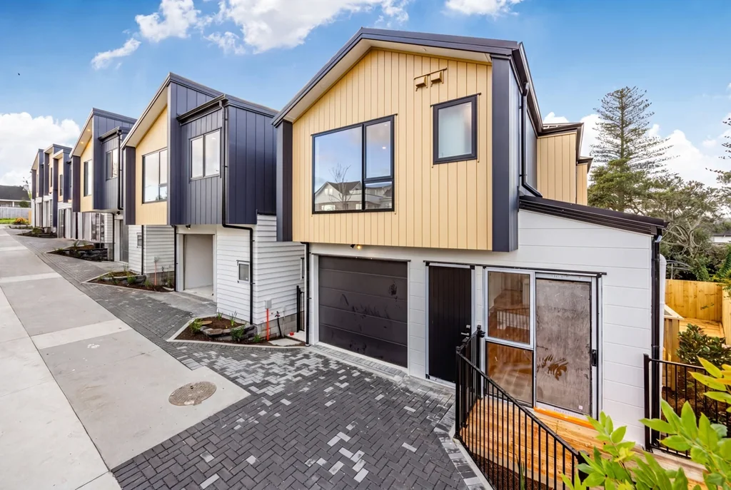 Howick 3房  Brand New Freehold Stunning Sea Views