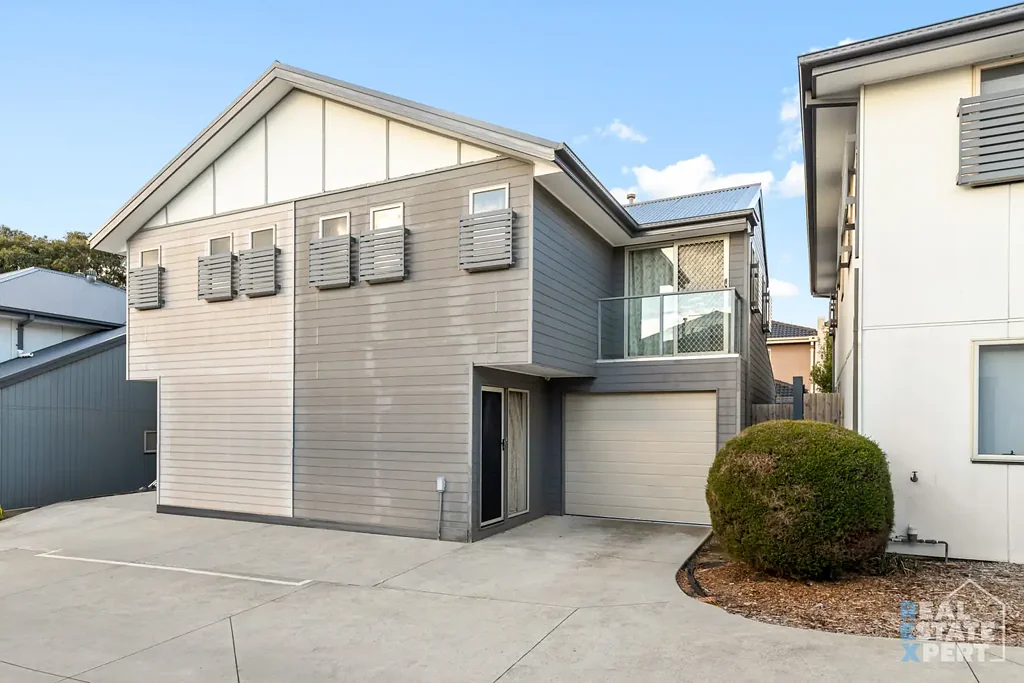 19 Sunshine Court, Hampton Park, VIC 3976