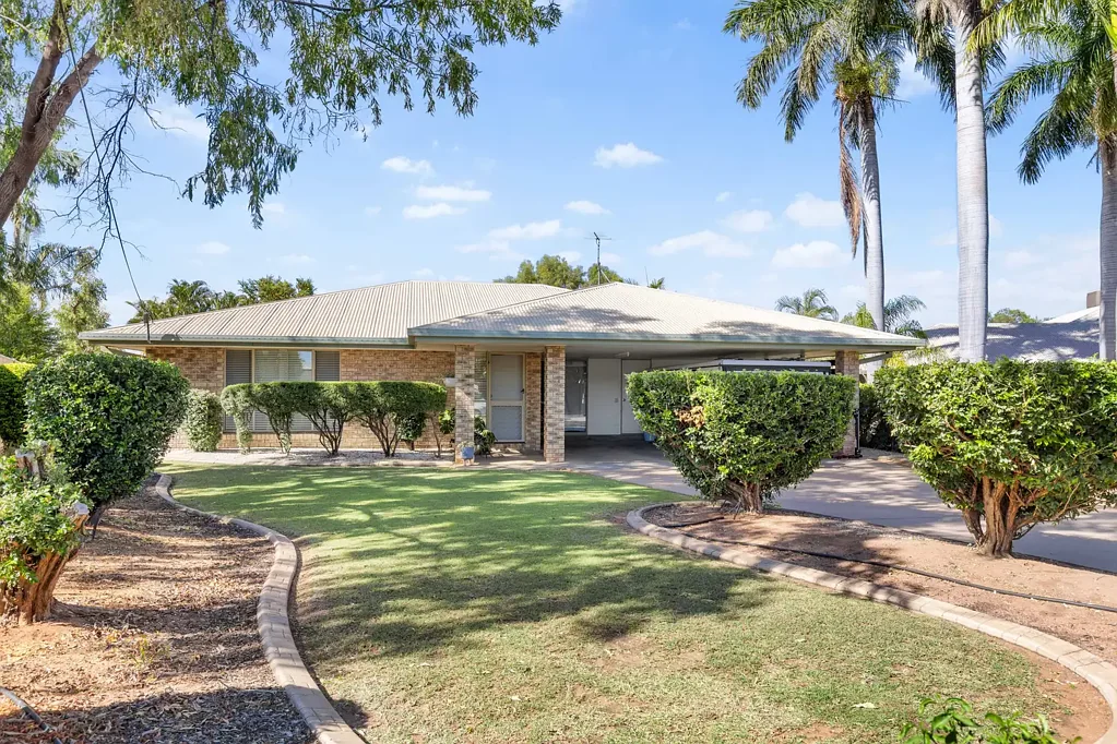 16 Crozier Crescent, Emerald, QLD 4720