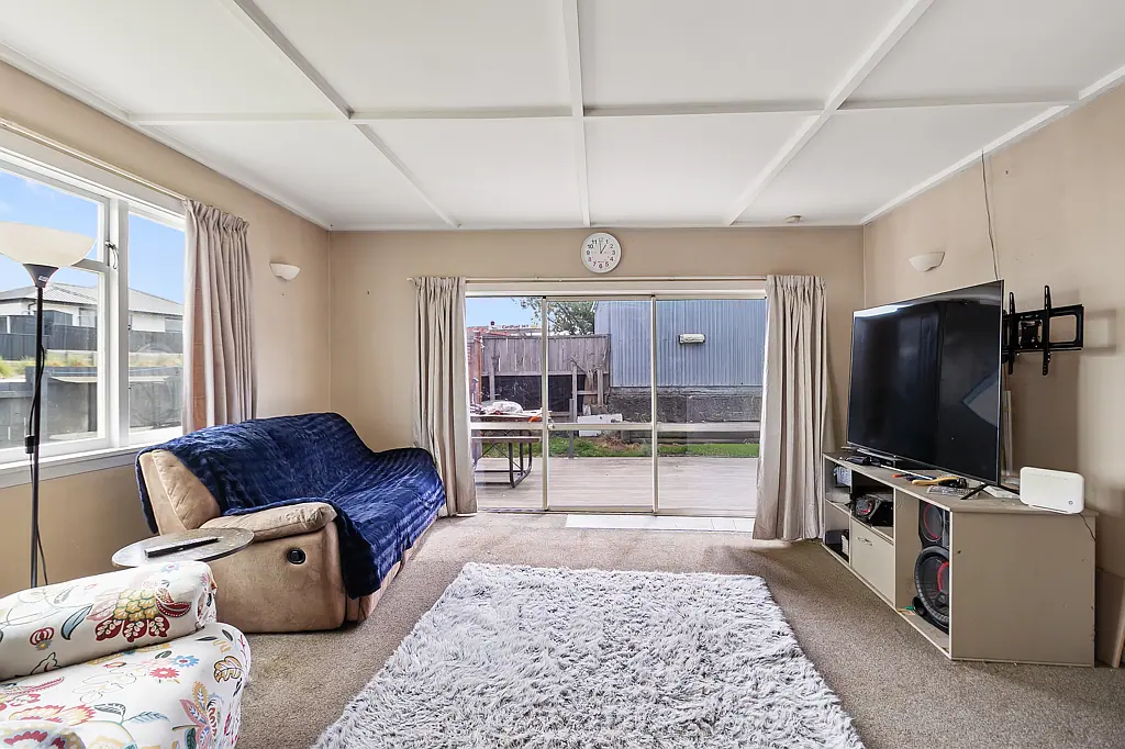 Kensington 4Moenga Looking for Bedrooms & Garaging!