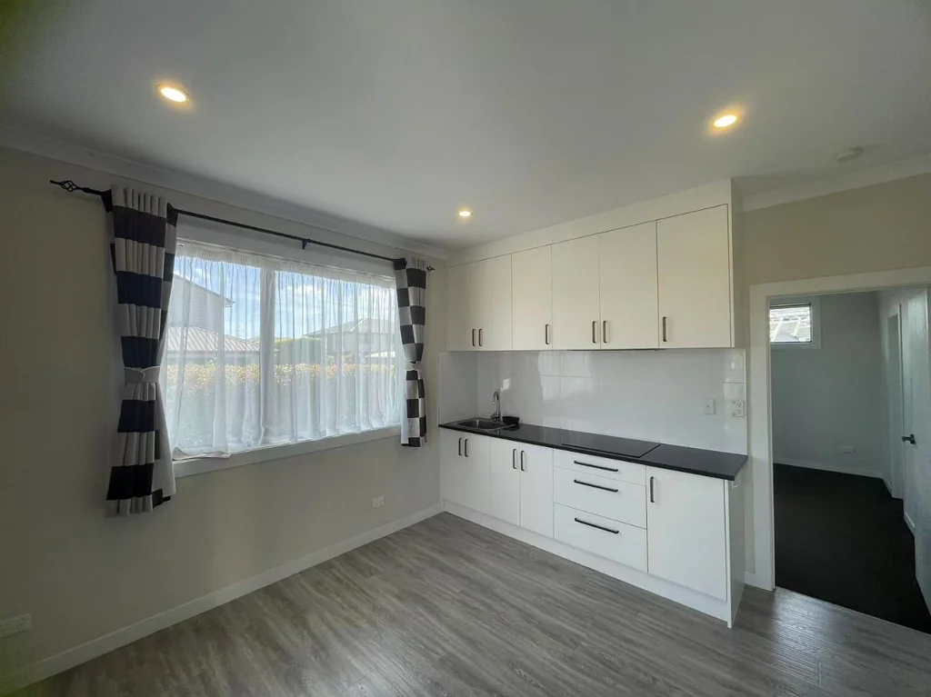 Modern & Sunny 1-Bedroom Unit