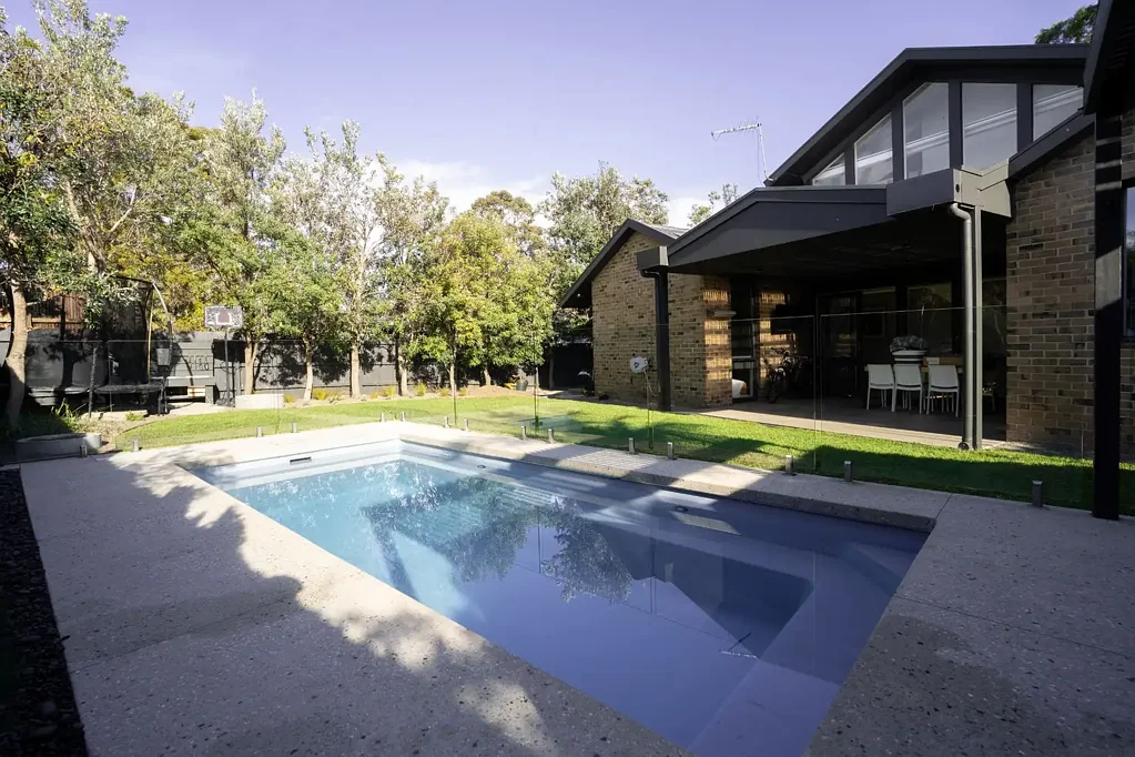 Mount Eliza 4房 现代海滨家庭奢华，尽享度假式生活 Contemporary Beachside Family Luxury with Resort Style Living