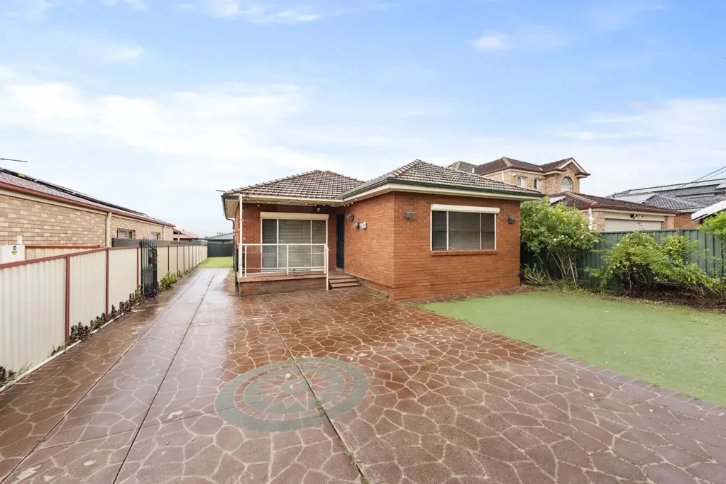 Smithfield 6 Bedroom THREE HOMES, ONE BLOCK - OPEN TO VIEW SAT 16/05/2026 @ 10-10.30AM